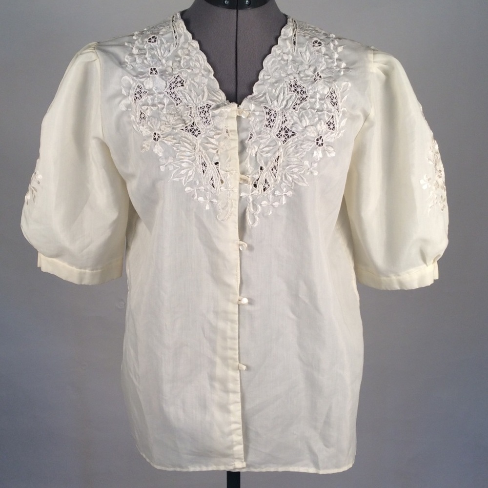 Vintage Cream-Colored Embroidered Blouse